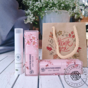 Son môi Nguyễn Phượng